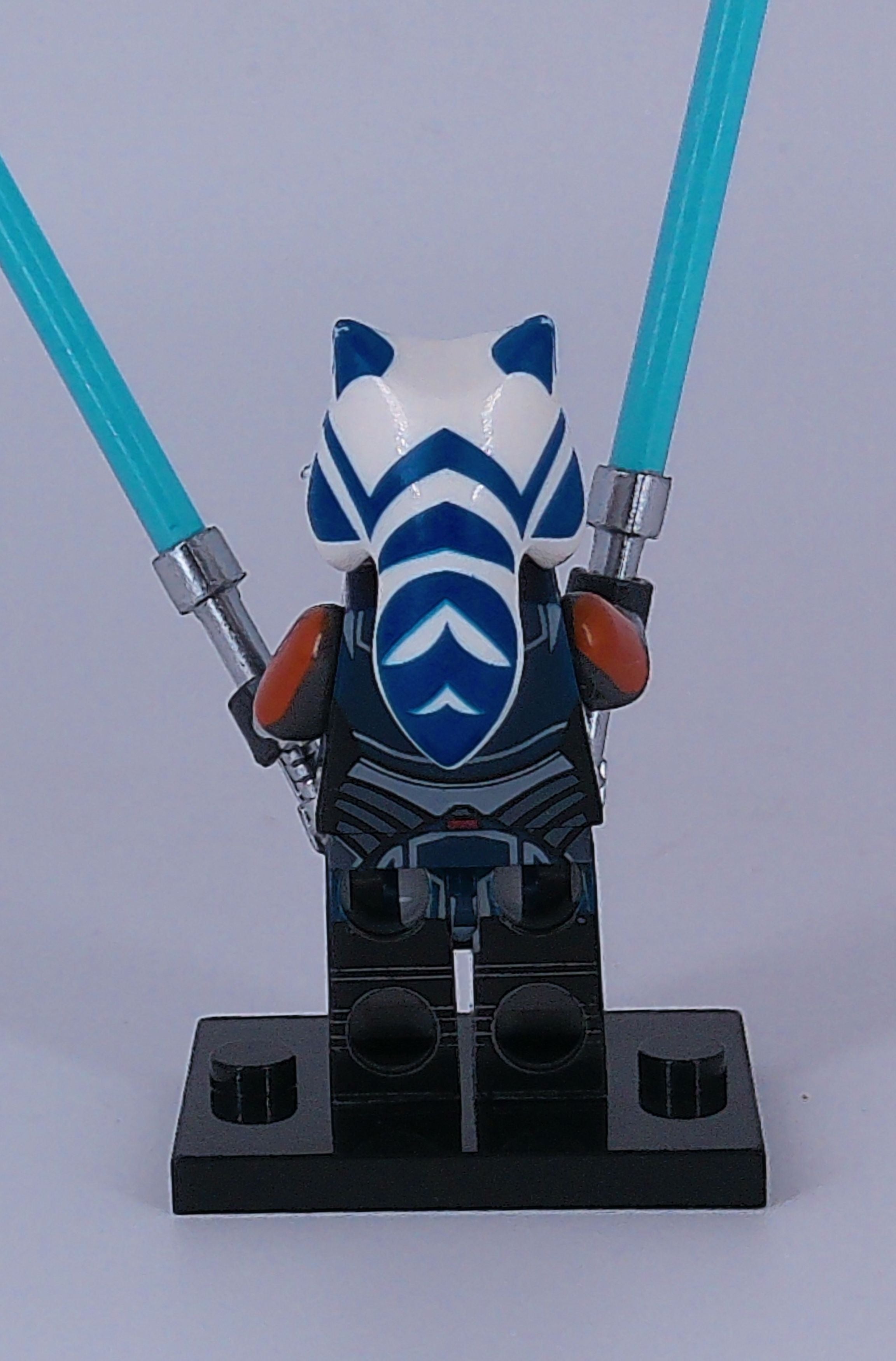 Custom Ahsoka Tano 2" mini figure (brick building)