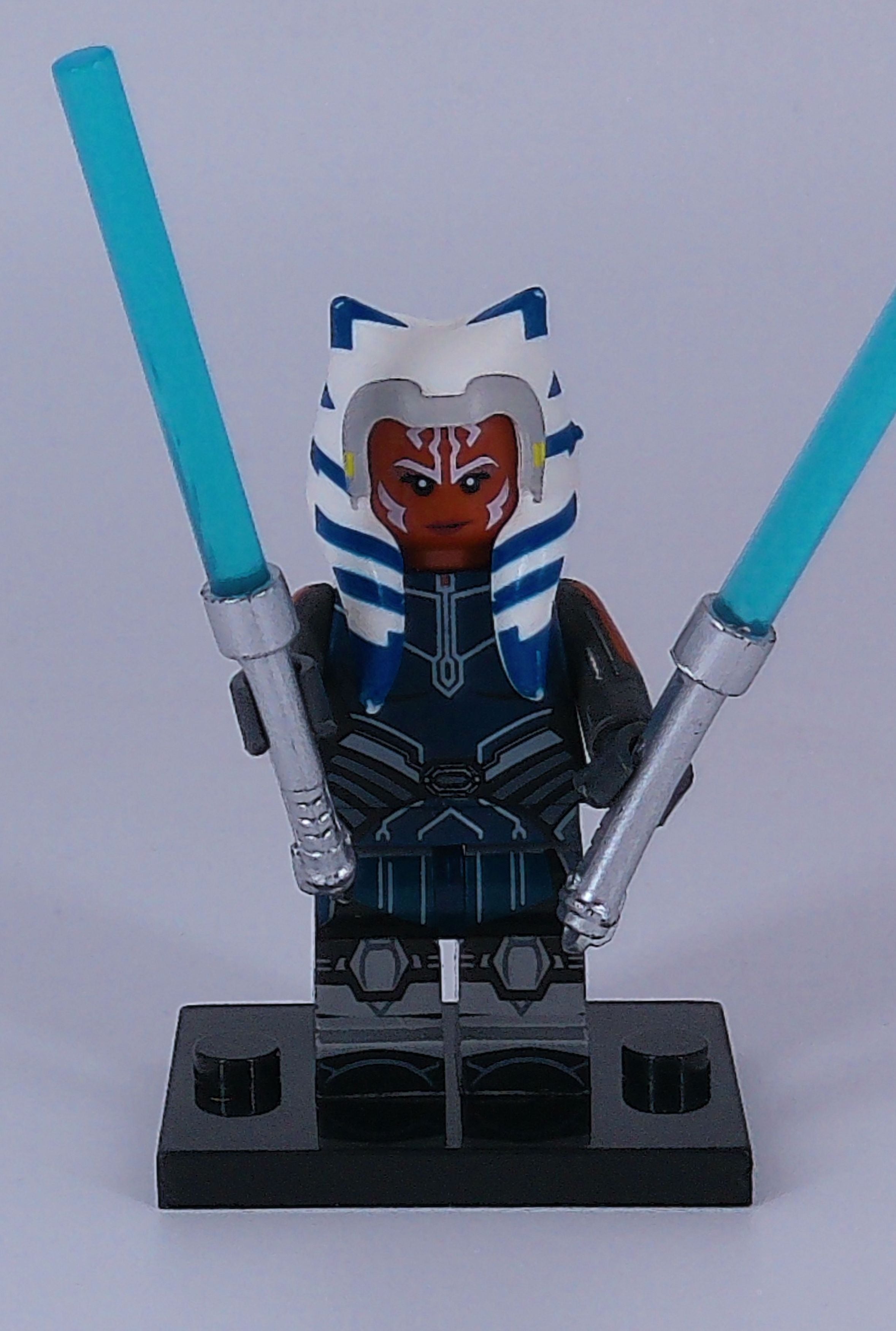 Custom Ahsoka Tano 2" mini figure (brick building)