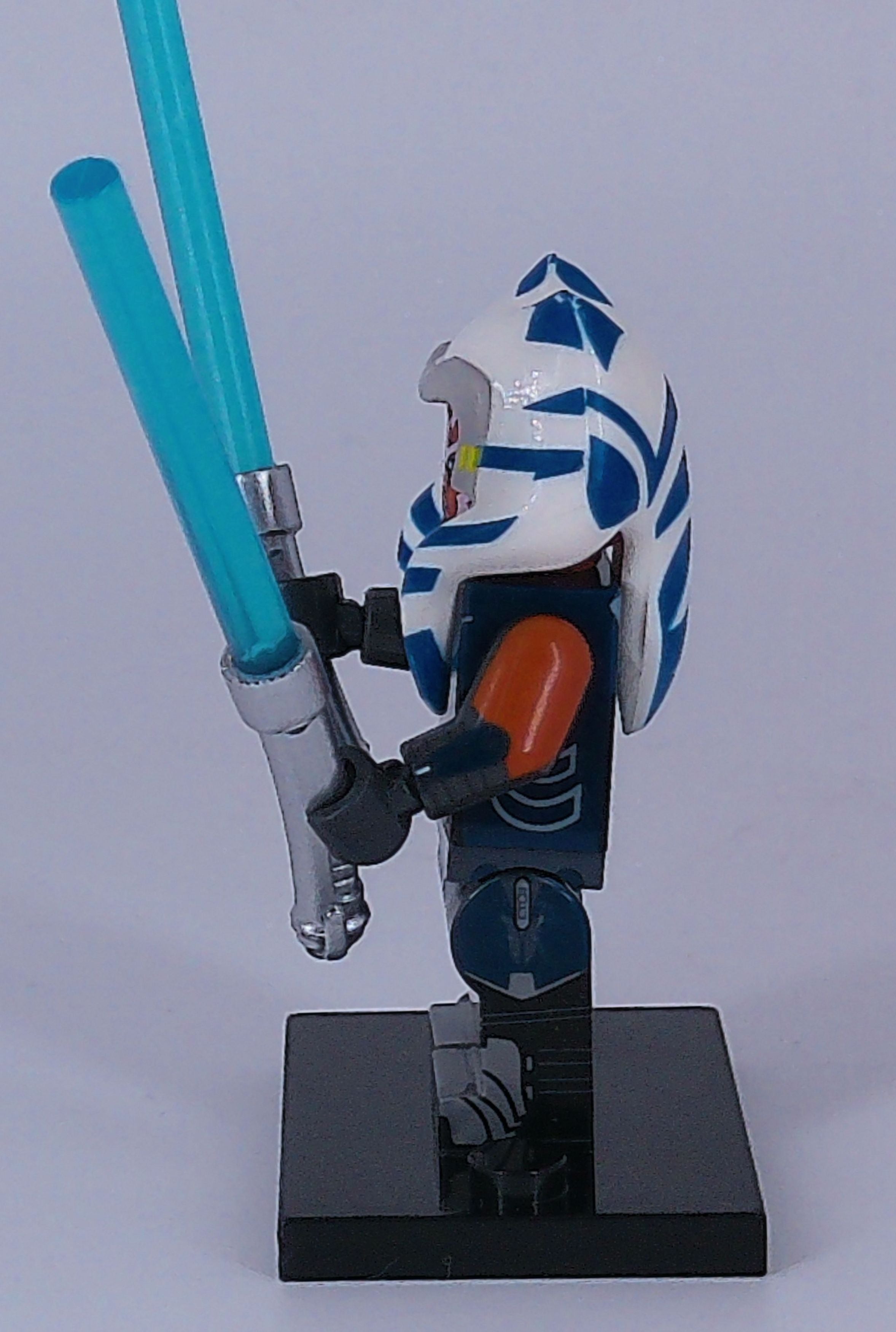 Custom Ahsoka Tano 2" mini figure (brick building)