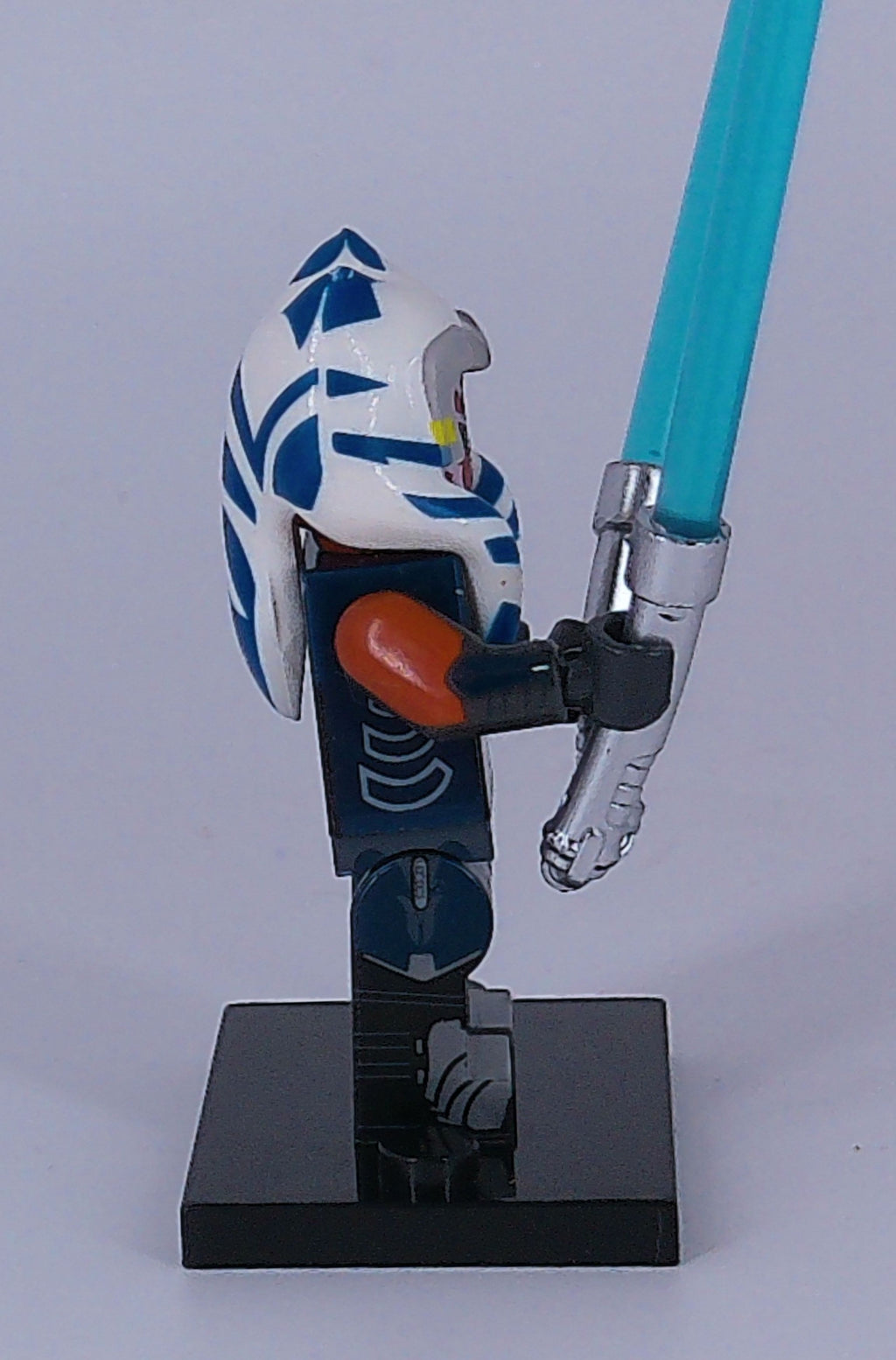 Custom Ahsoka Tano 2" mini figure (brick building)