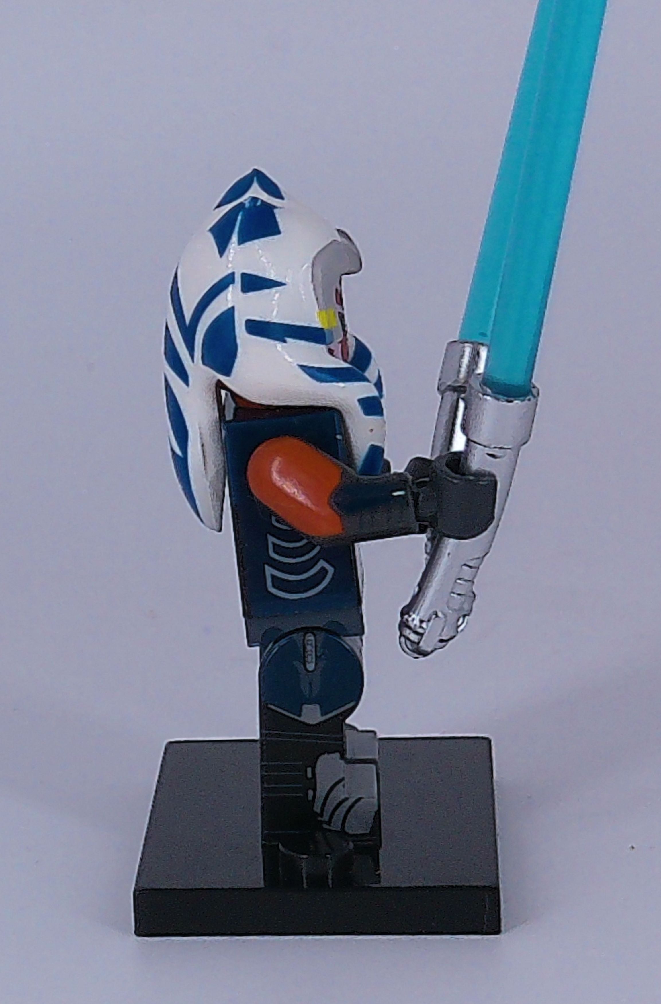 Custom Ahsoka Tano 2" mini figure (brick building)
