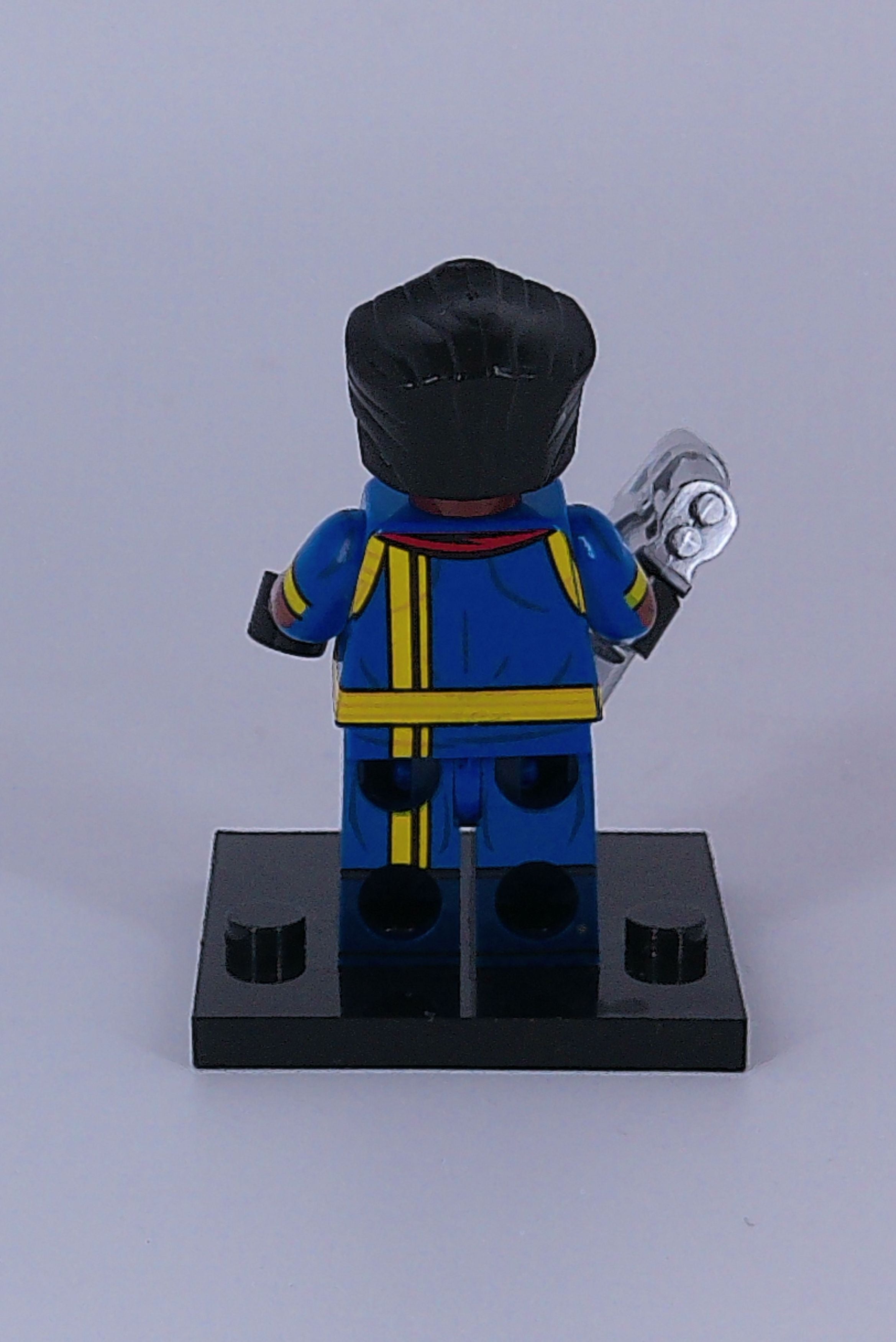 Custom Bishop 2" mini figure (Brick building)
