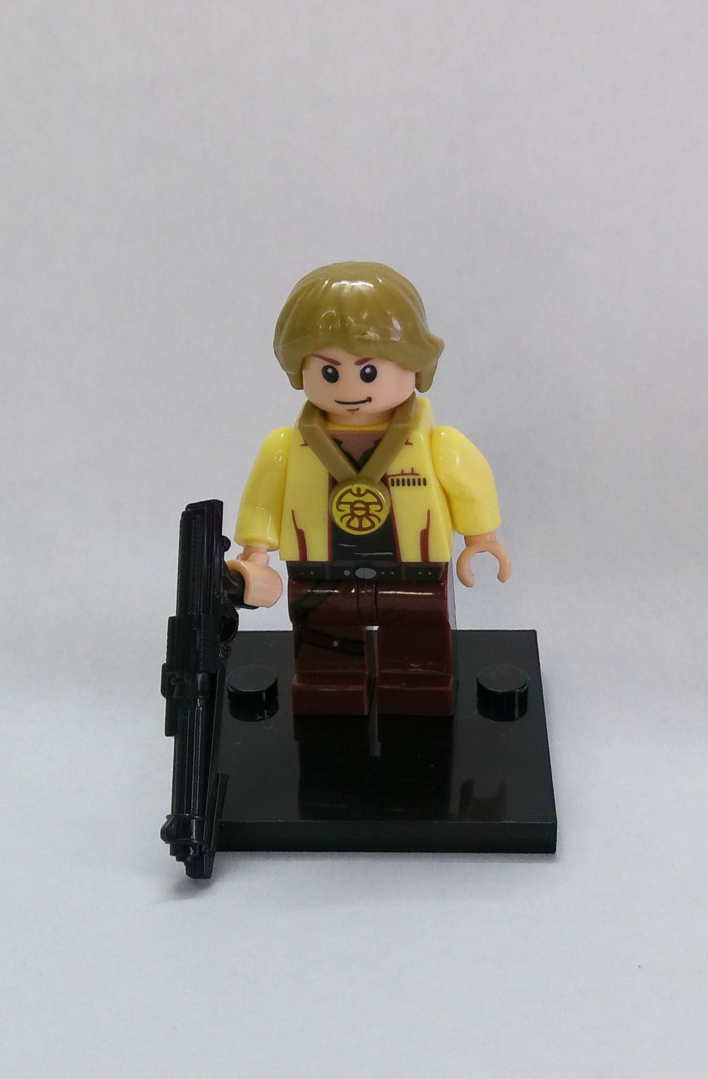 Custom Luke Skywalker "Award ceremony" 2" mini figure (brick building)