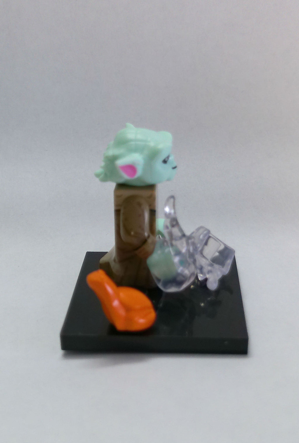 Custom Yoda Mini-figure w/ accessories (brick building)